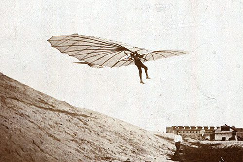 Otto Lilienthals Flug vom 29 Mai 1895 am Fliegeberg Lichterfelde, Foto Richard Neuhauss
